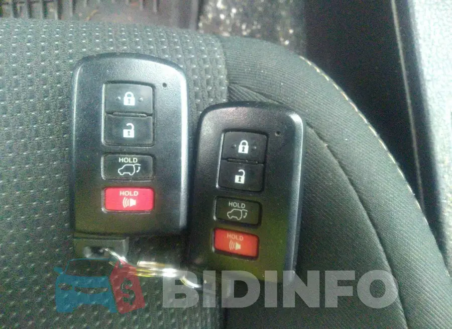 2T3RFREV4JW837717 Photo# 11