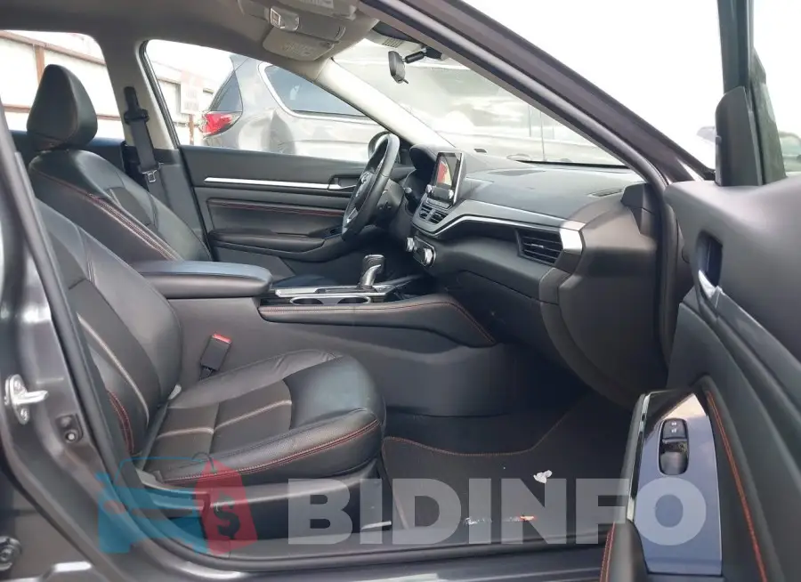 1N4BL4CV9PN320838 Photo# 5