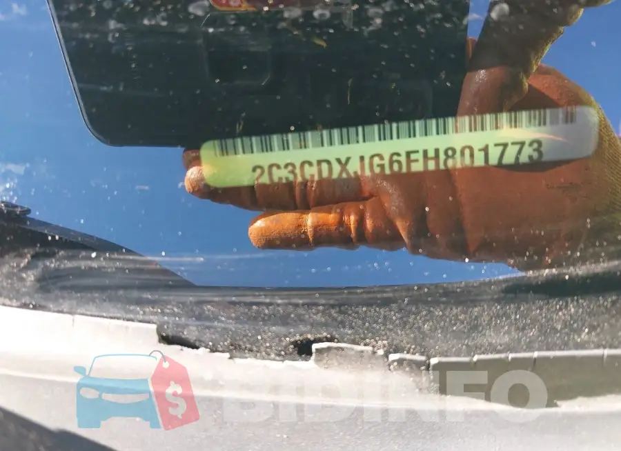 2C3CDXJG6FH801773 Photo# 9