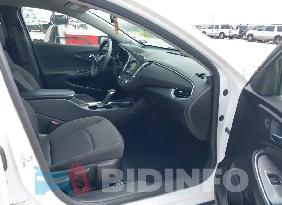 1G1ZD5ST4MF005830 Photo# 5