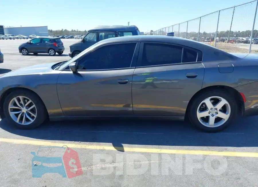 2C3CDXHG4GH319326 Photo# 14
