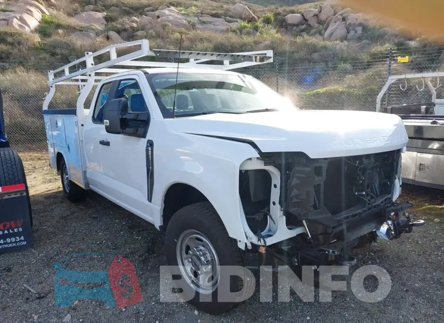 1FT7X2AA4PED77179 Photo# 1