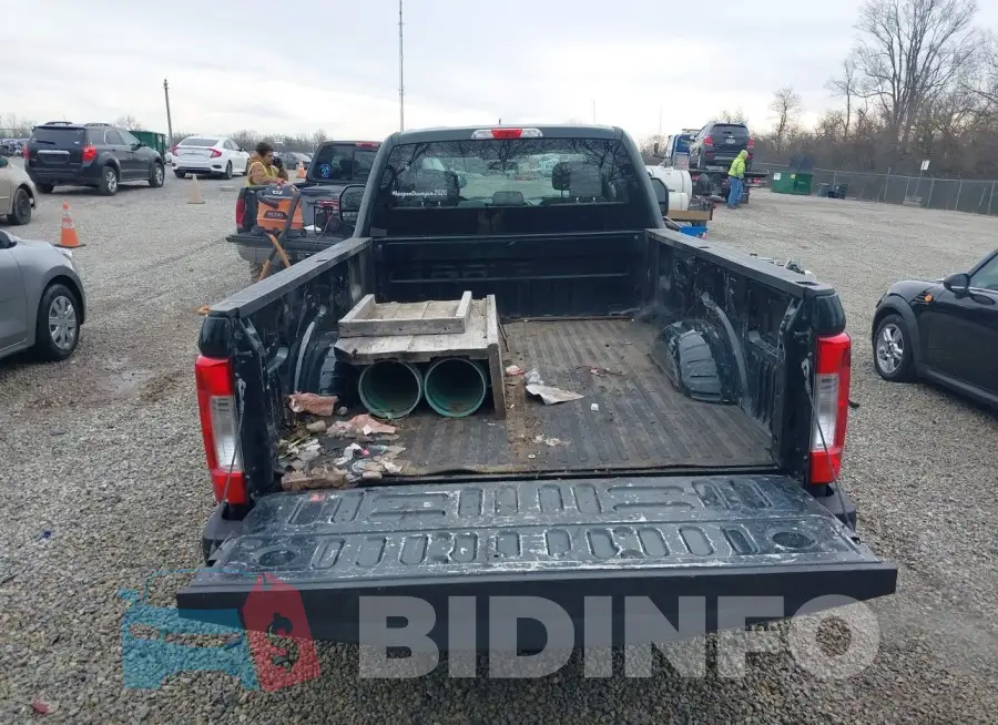 1FT7X2A62JEB75668 Photo# 17