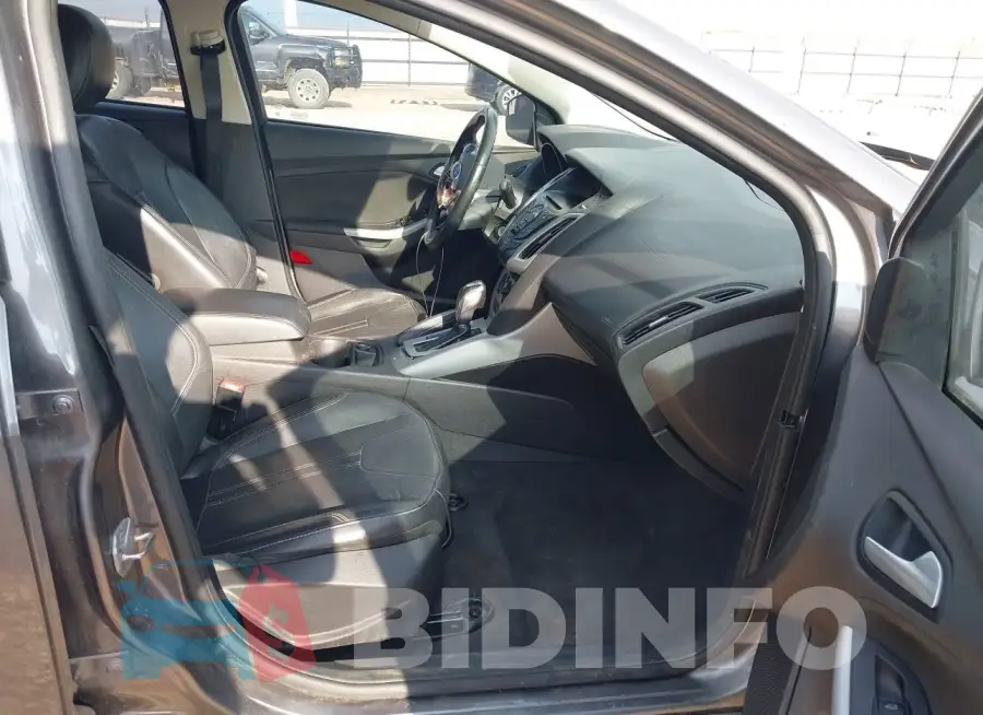 1FADP3F28EL111334 Photo# 5