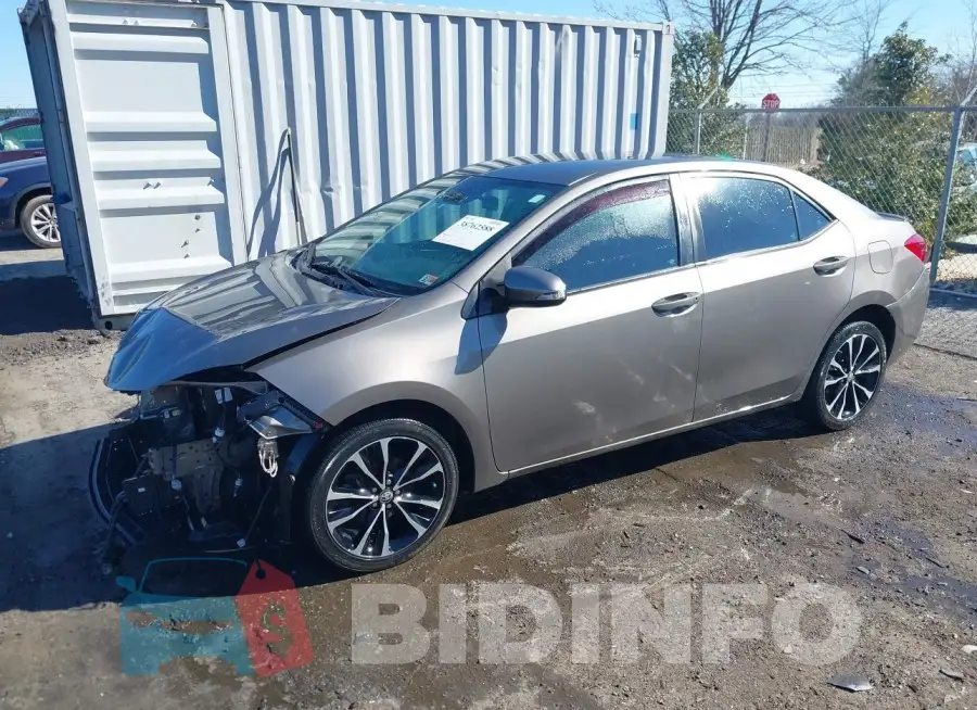 2T1BURHE4JC993091 Photo# 2