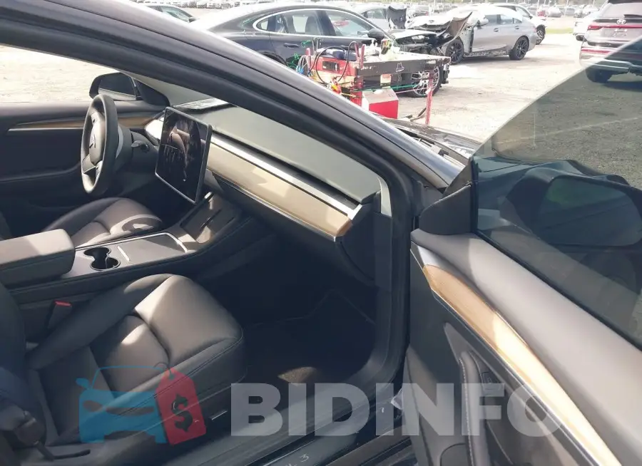 5YJ3E1EAXNF351867 Photo# 5