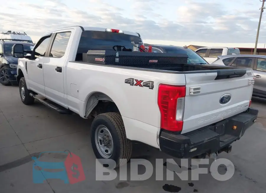 1FT7W2B63JEB97888 Photo# 3