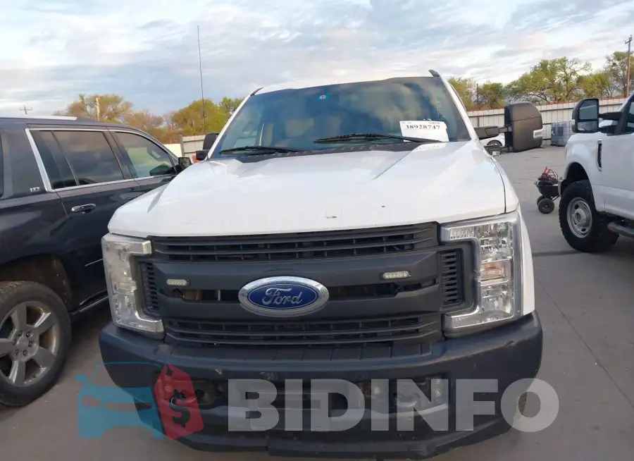 1FT7W2B63JEB97888 Photo# 12