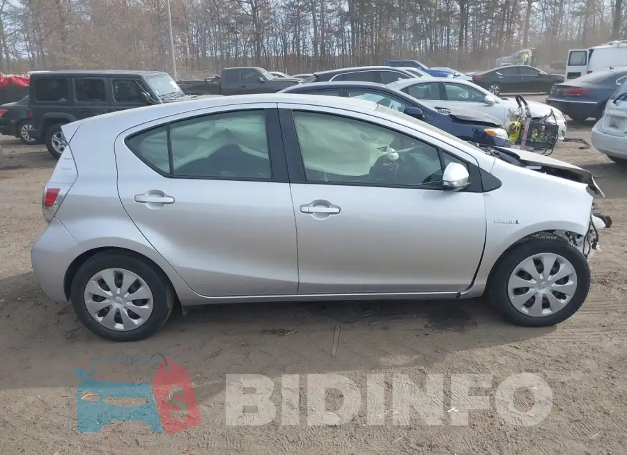 JTDKDTB33E1573322 Photo# 13