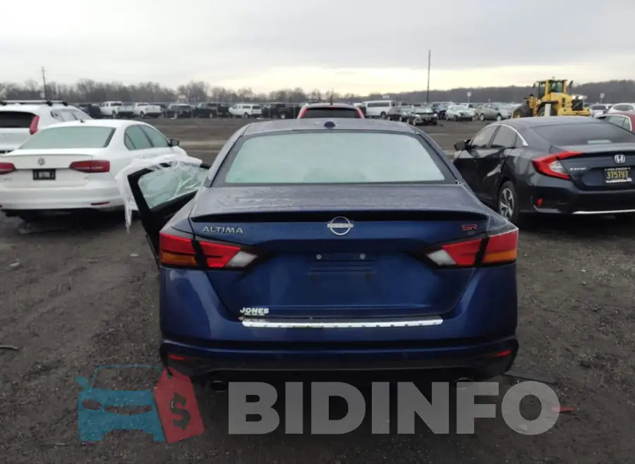1N4BL4CV3PN305445 Photo# 16
