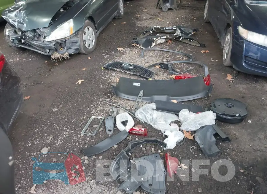JN8CS1MUXHM142519 Photo# 12