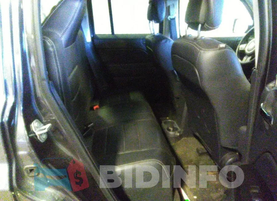 1C4NJRFB0GD658338 Photo# 8