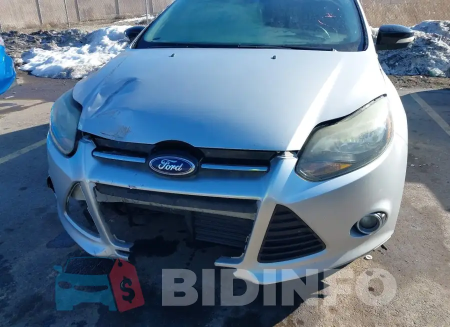 1FADP3J27EL463277 Photo# 6