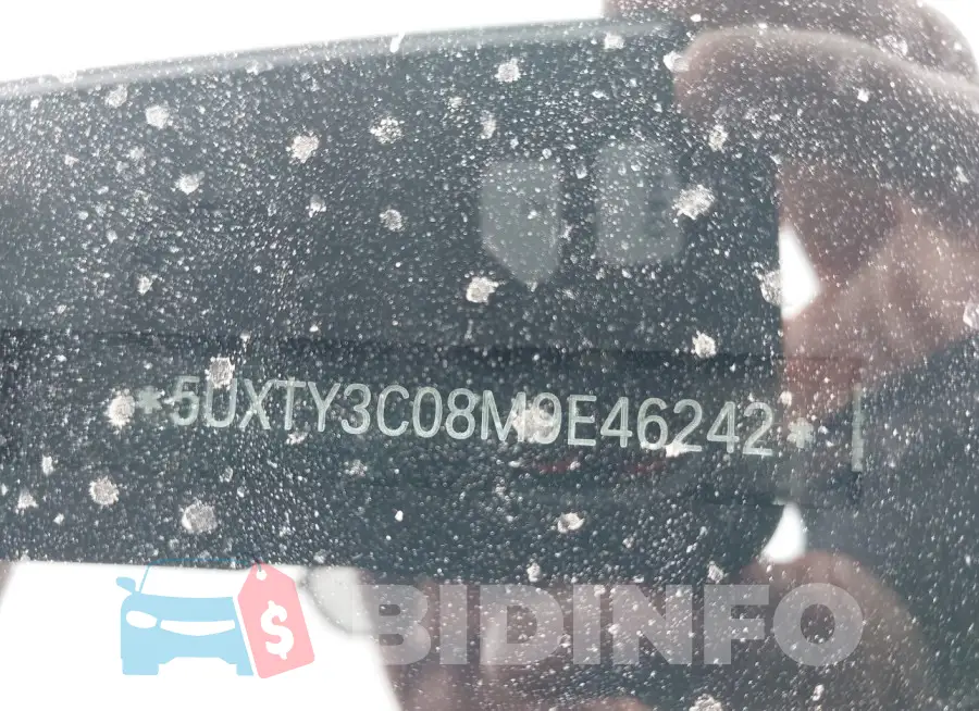 5UXTY3C08M9E46242 Photo# 9