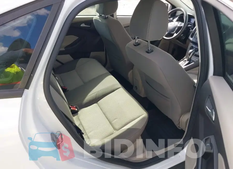 1FADP3F27EL183271 Photo# 8
