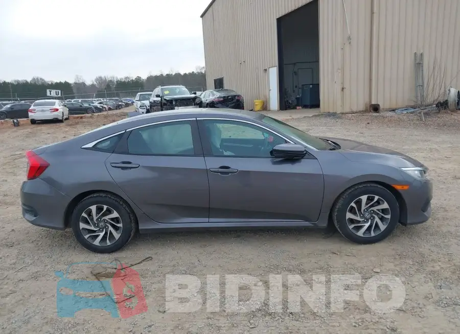 19XFC2F70HE214930 Photo# 13