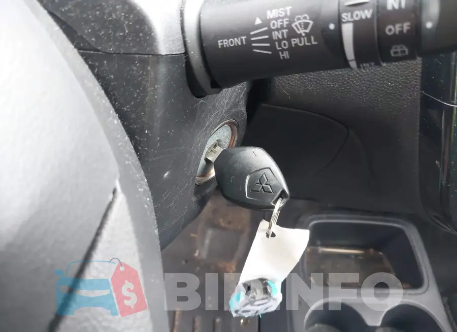ML32A3HJ2FH055745 Photo# 11