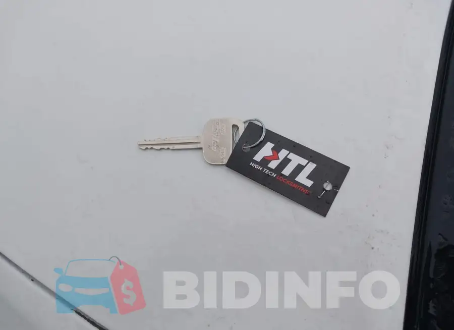 VNKKTUD39FA035321 Photo# 11