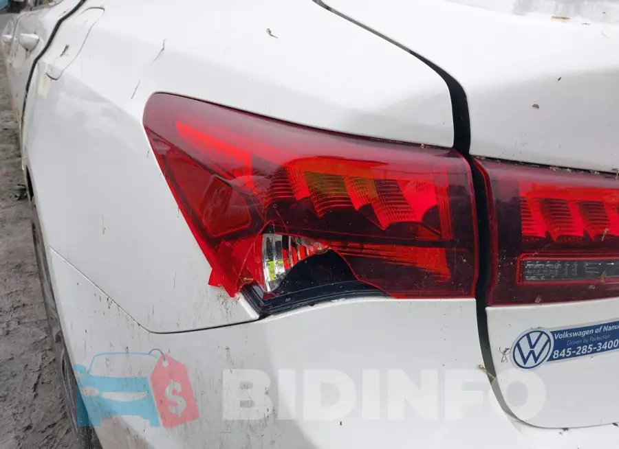 19UUB2F58HA003536 Photo# 20