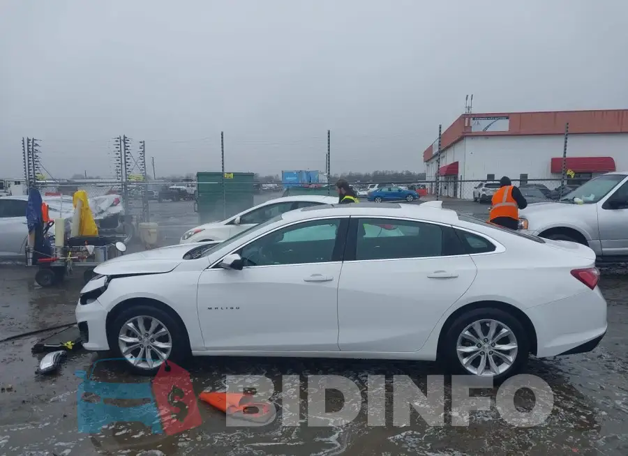 1G1ZD5ST1KF143595 Photo# 14