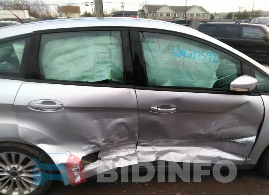 1FADP5AU4HL113896 Photo# 12