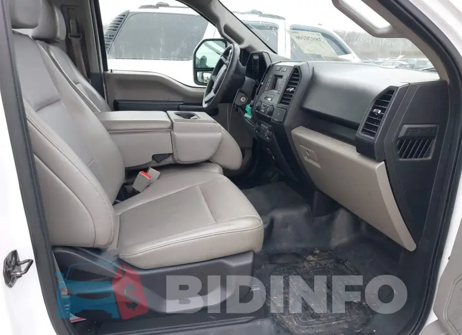 1FTNF1C56JKD94594 Photo# 5