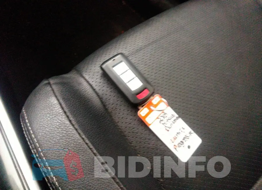 JA4AD3A39JZ061096 Photo# 11
