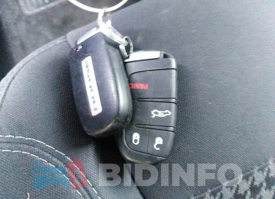 2C3CDZAT2FH924382 Photo# 11