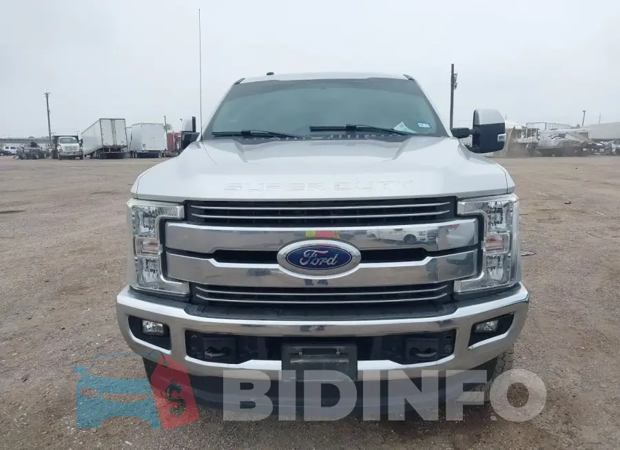 1FT7W2BT2JEB89206 Photo# 13