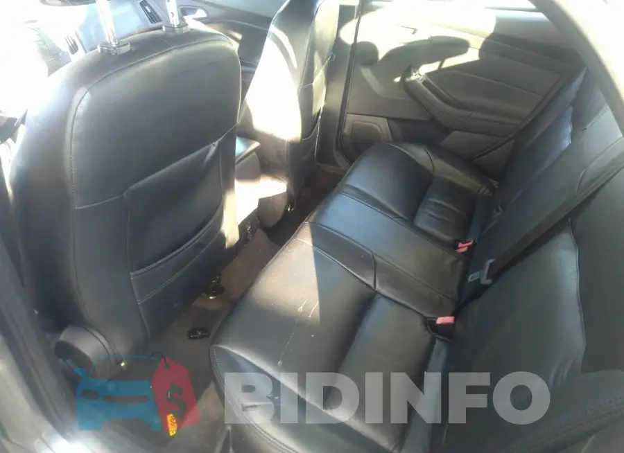 1FADP3F27EL301741 Photo# 8