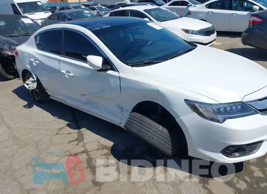 19UDE2F35JA002033 Photo# 6