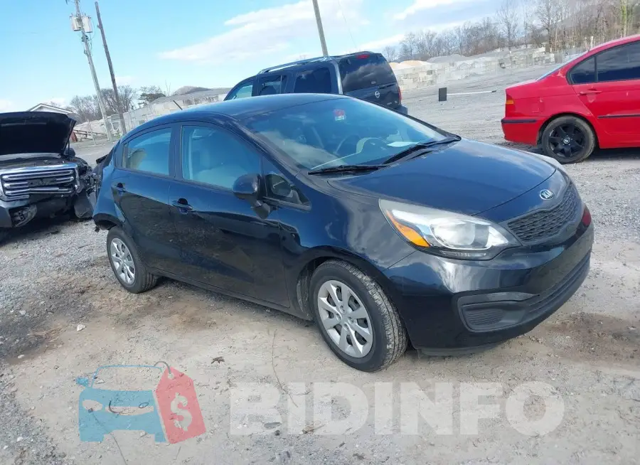 KNADM4A38E6331612 Photo# 1