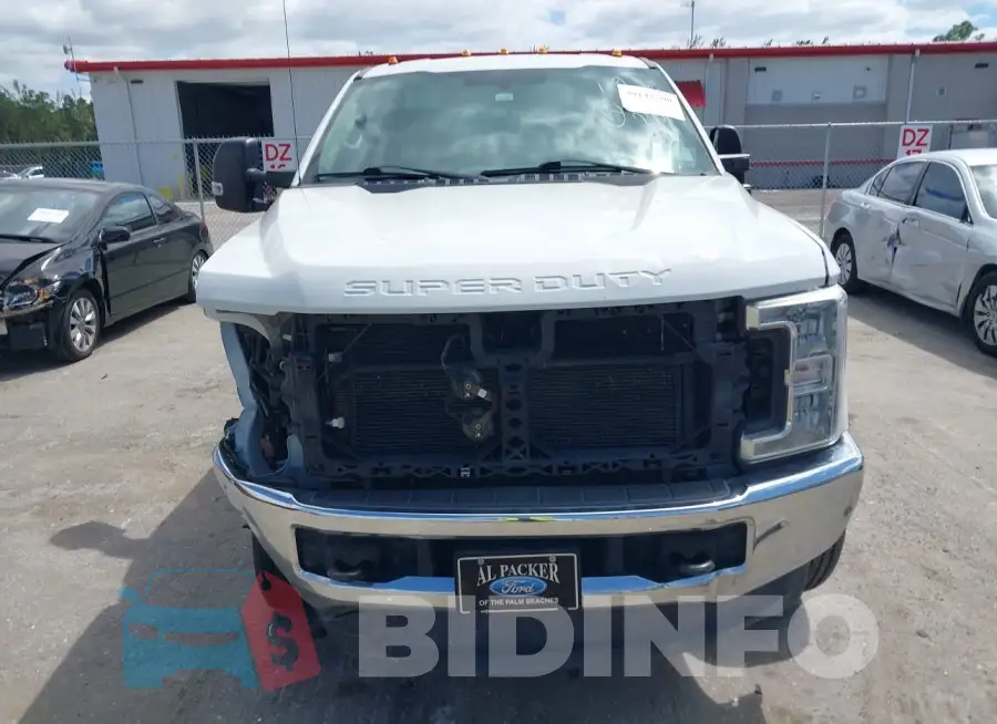 1FD8W3HT3JEB92726 Photo# 12