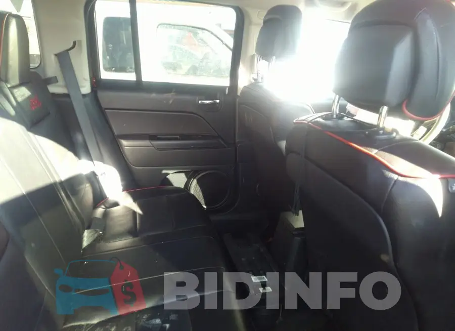 1C4NJPBA8FD398061 Photo# 8
