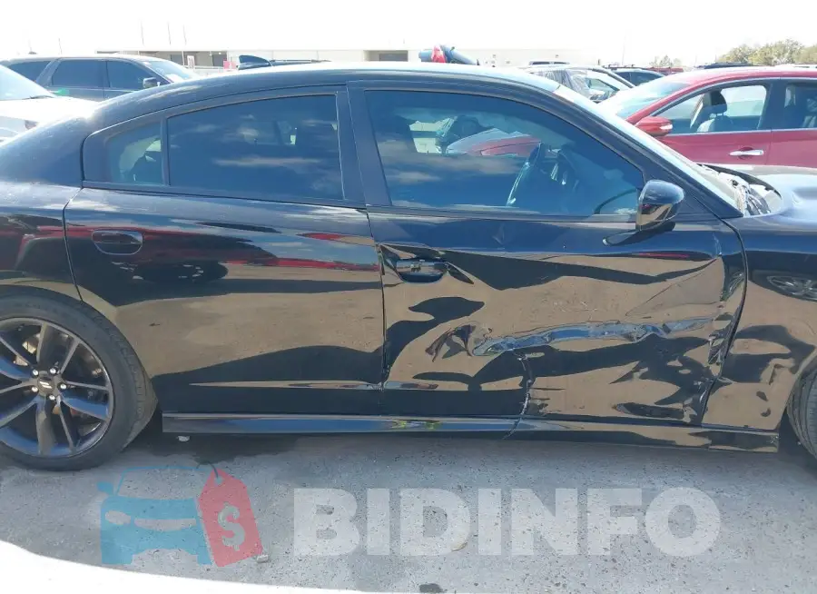 2C3CDXHG4KH597524 Photo# 13