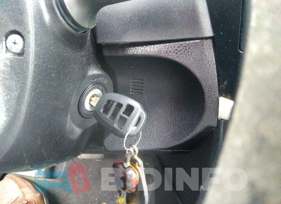 2T1BURHE3FC334152 Photo# 11