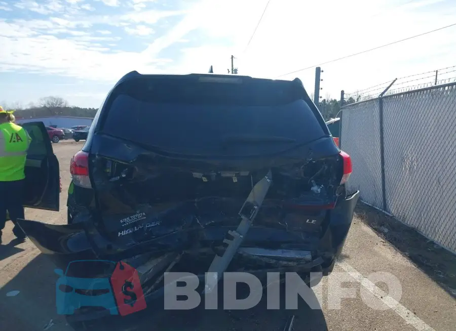 5TDZZRFH4JS245817 Photo# 6