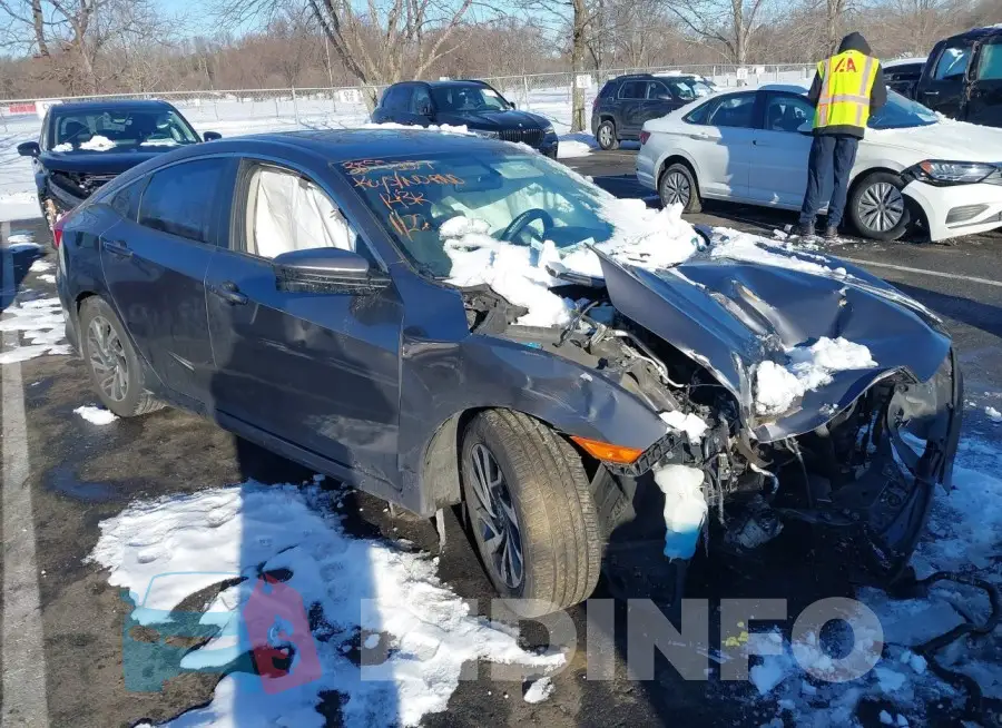 2HGFC2F71GH563776 Photo# 1