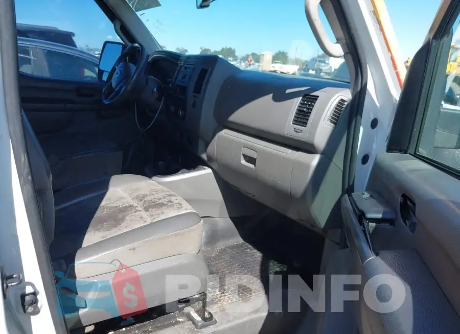 1N6BF0KL4EN101435 Photo# 5
