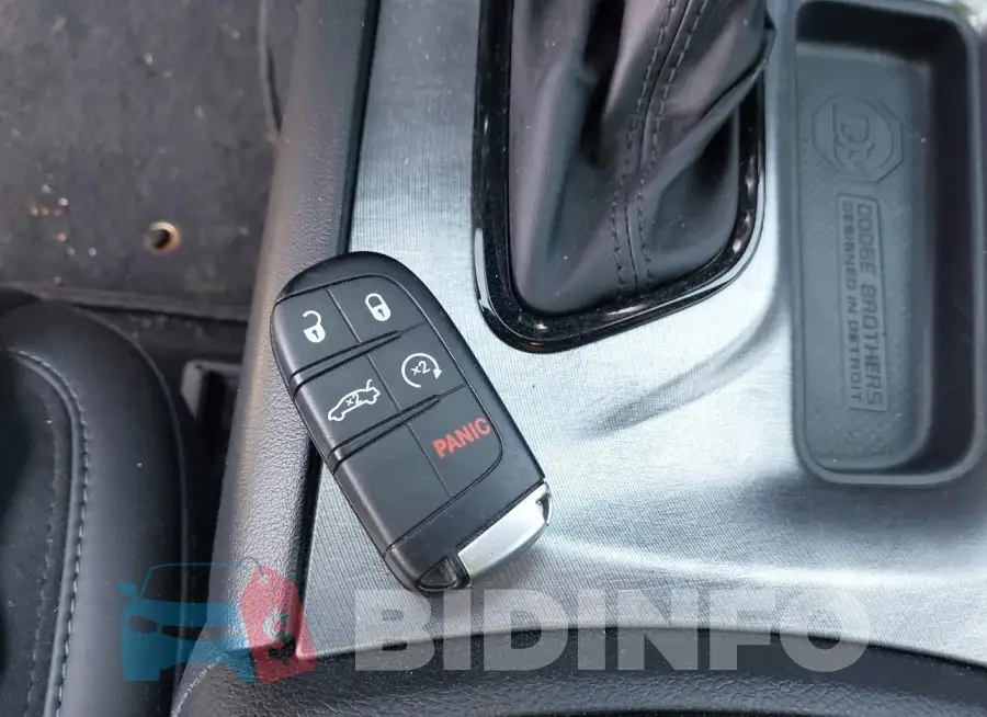 2C3CDXGJ7PH522725 Photo# 11