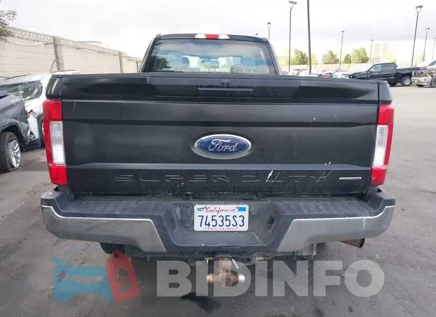 1FT7W2B65JEB72913 Photo# 17