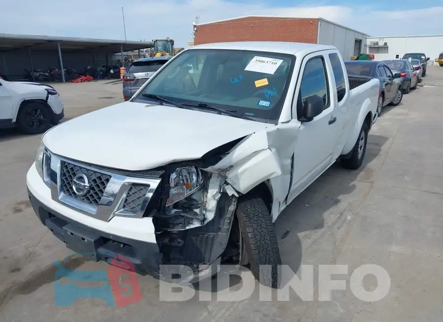 1N6BD0CT2GN724558 Photo# 2