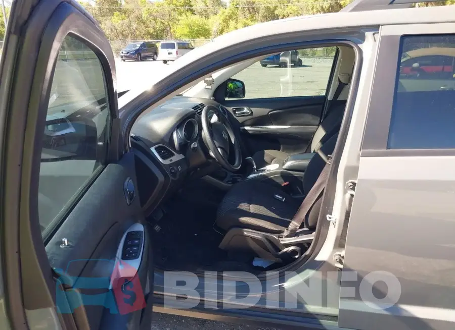 3C4PDCAB5LT250555 Photo# 5