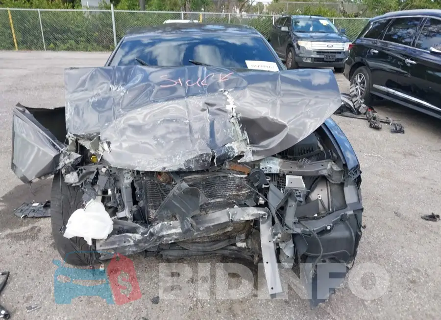 2C3CDXCT6HH537533 Photo# 11