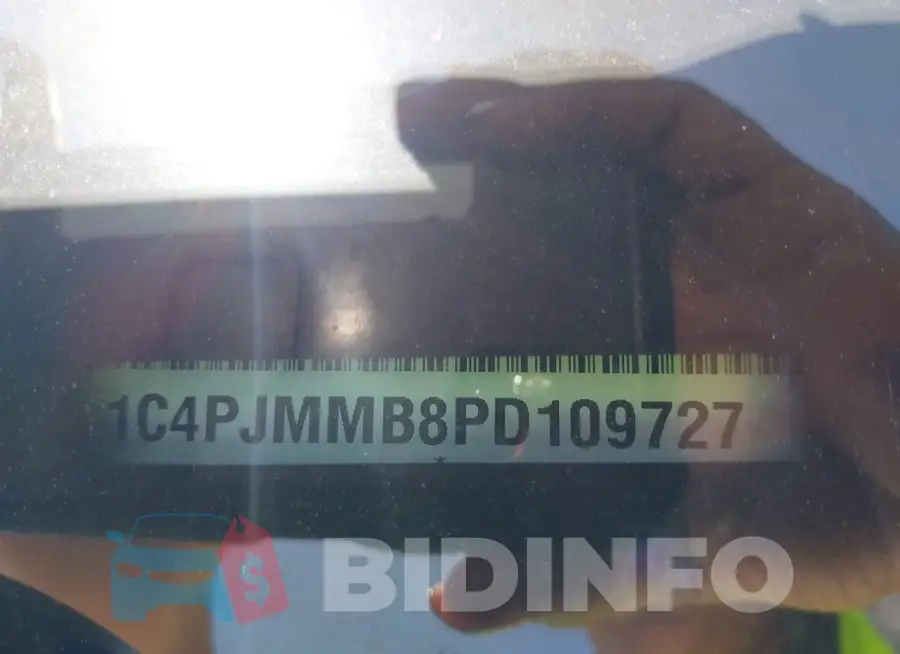 1C4PJMMB8PD109727 Photo# 9