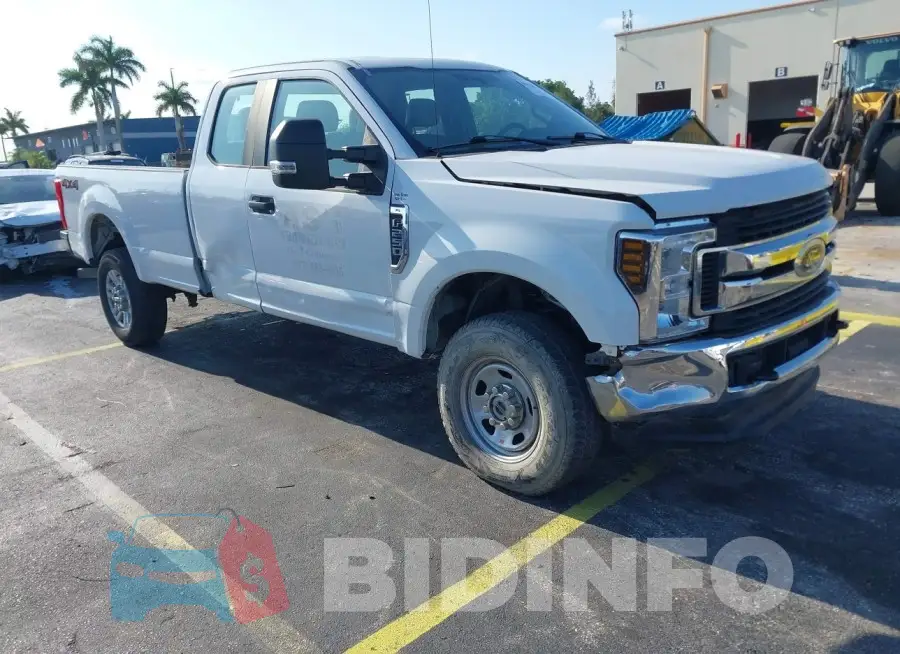 1FD8X3B63HEB81428 Photo# 1