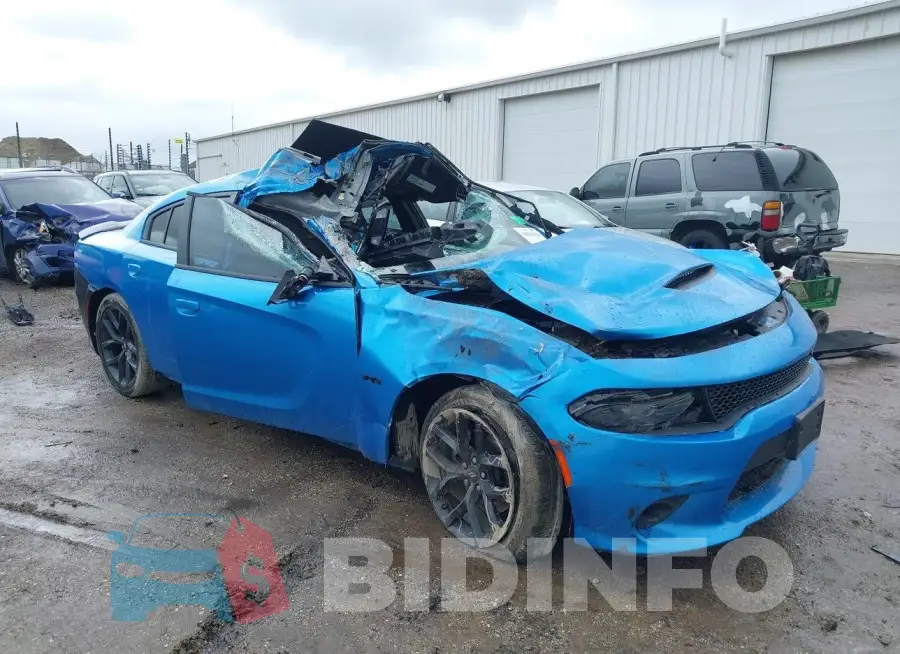 2C3CDXCT8PH575912 Photo# 1