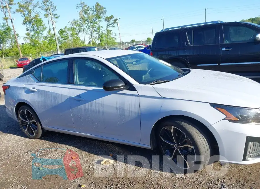 1N4BL4CV3PN351907 Photo# 13