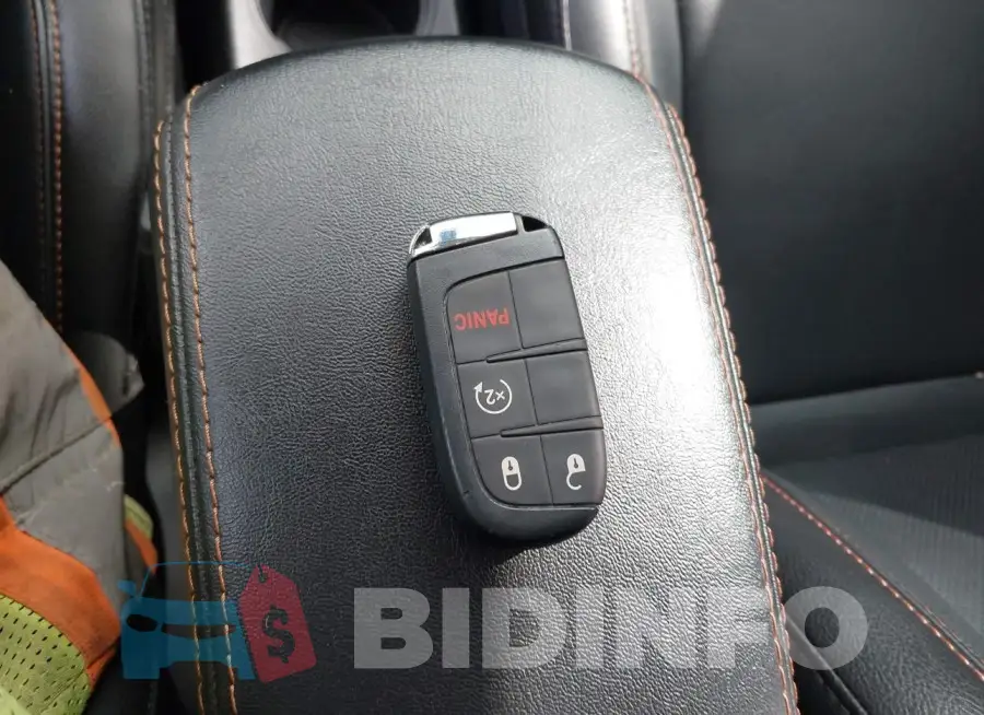 3C4NJDCB9LT160120 Photo# 11