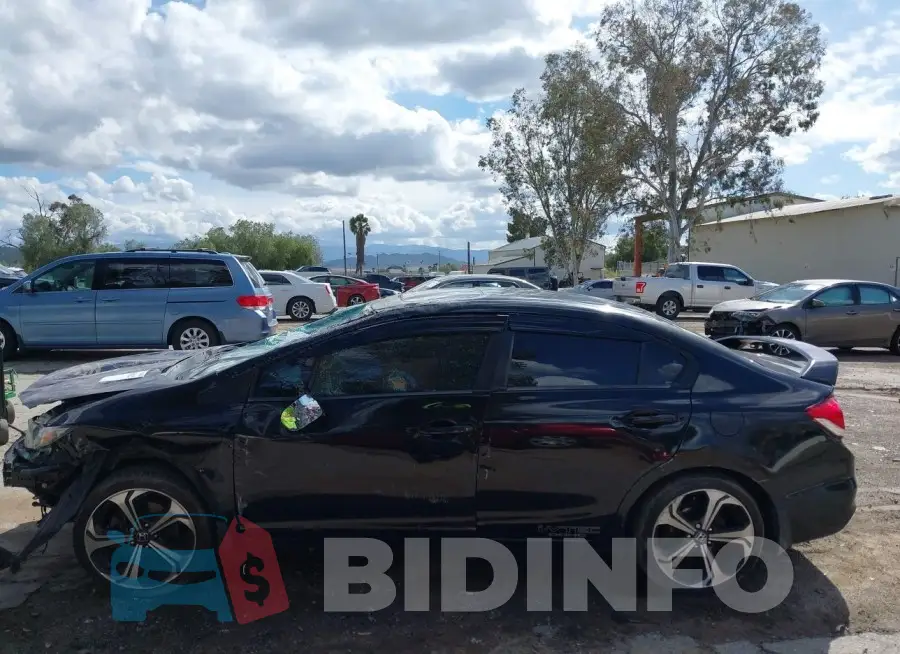 2HGFB6E55FH709301 Photo# 13